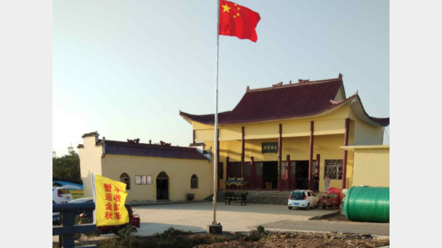 江西彭澤縣青雲寺升掛國旗(知情人提供) 江西彭澤縣青雲寺升掛國旗(知情人提供)