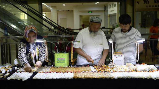 在河南做生意的新疆維吾爾人(網絡圖片) 在河南做生意的新疆維吾爾人(網絡圖片)