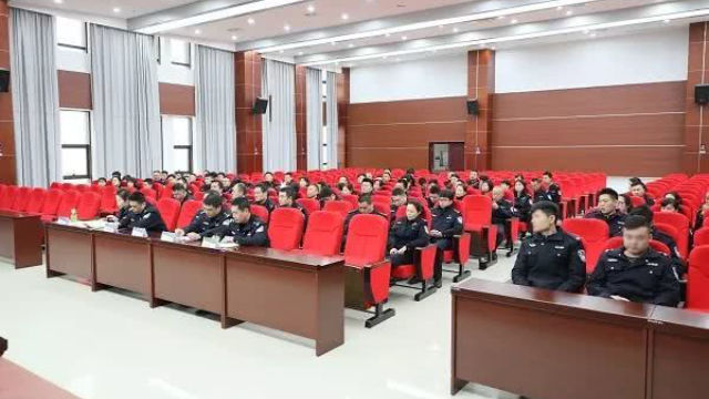 湖南省湘潭市一公安分局召開掃黑除惡工作推進會(網絡圖片) 湖南省湘潭市一公安分局召開掃黑除惡工作推進會(網絡圖片)