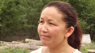 薩依拉古麗·薩吾提拜在美國榮獲國際婦女勇氣獎