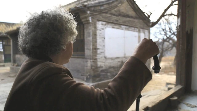 等待中的老人（網絡圖片）
